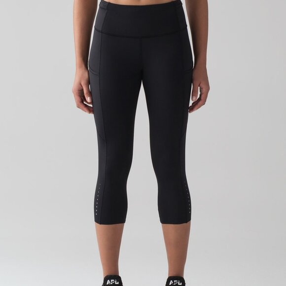 Like new! (Worn once) Lululemon Fast & Free crop black leggings / crops - Picture 3 of 11